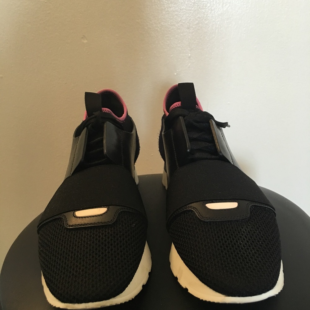 Shoes - Picture 5 of 6